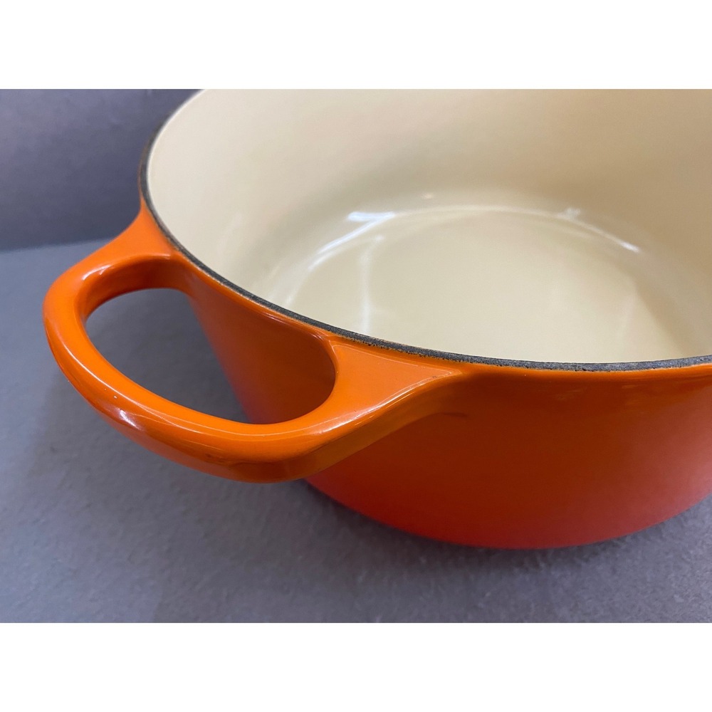 Le Creuset Flame Orange Round Dutch Oven 7.25 Qt Enameled Cast Iron 28 France - Picture 7 of 11